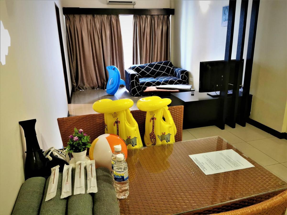 B - Lagoon Water Themepark Suite Melaka Town Exterior photo